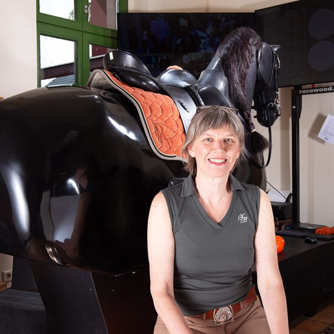 Kirstin Hennemann mit Pferd